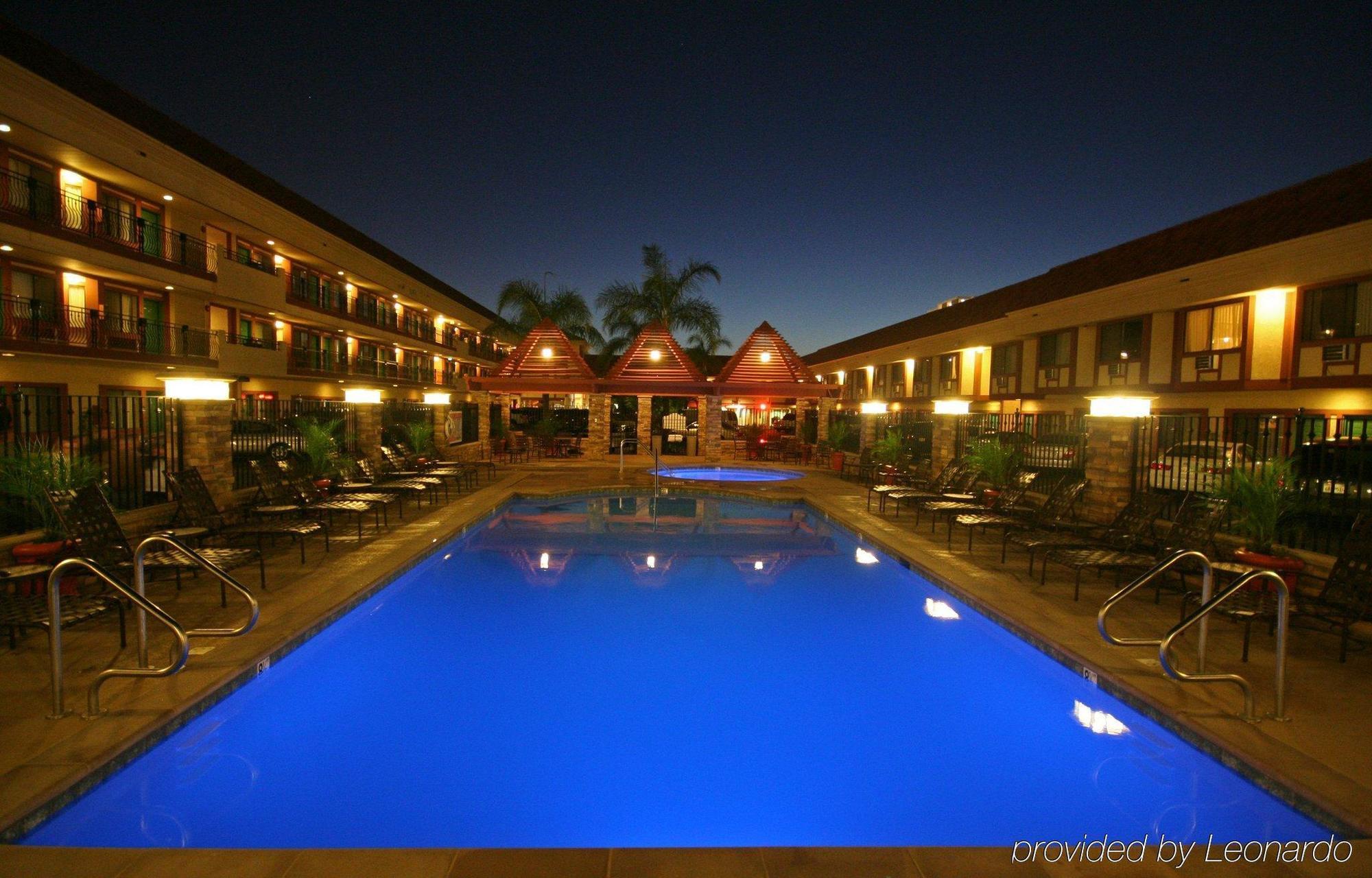 Tropicana Inn & Suites Anaheim Kemudahan gambar